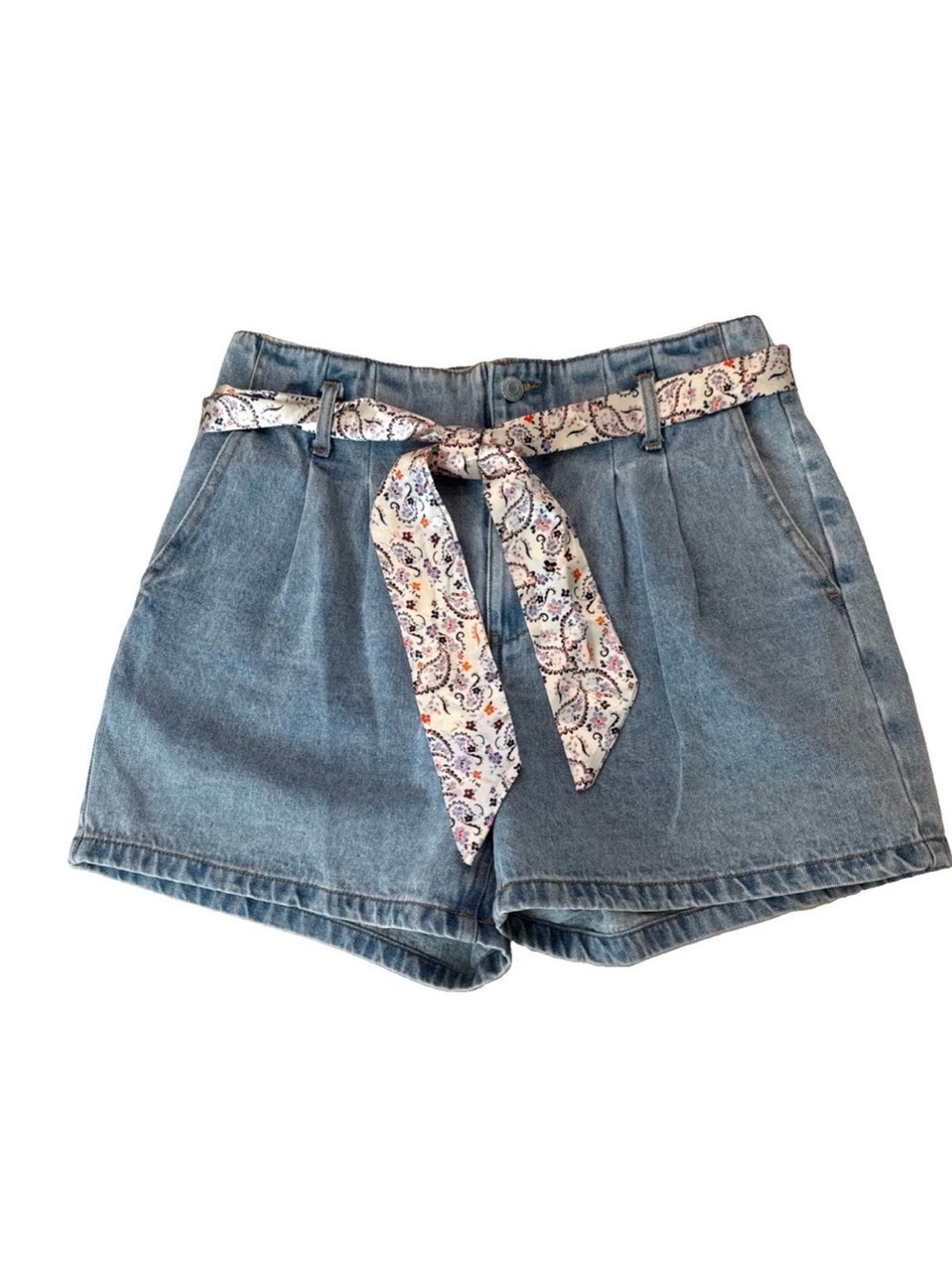 Vero Moda High Waisted Pleated Med Wash Denim Shorts with Tie